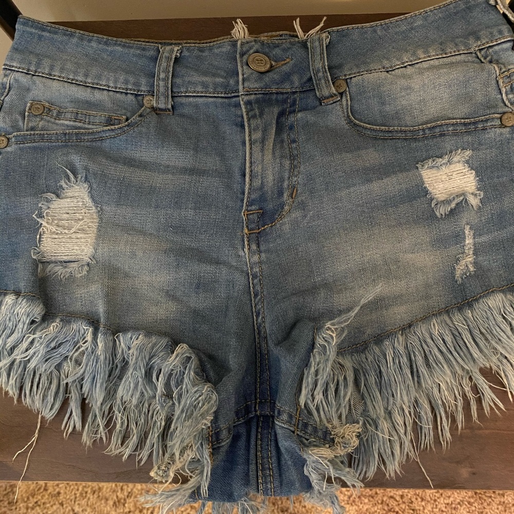 ALTAR’D STATE - Light wash jean shorts size 25/1